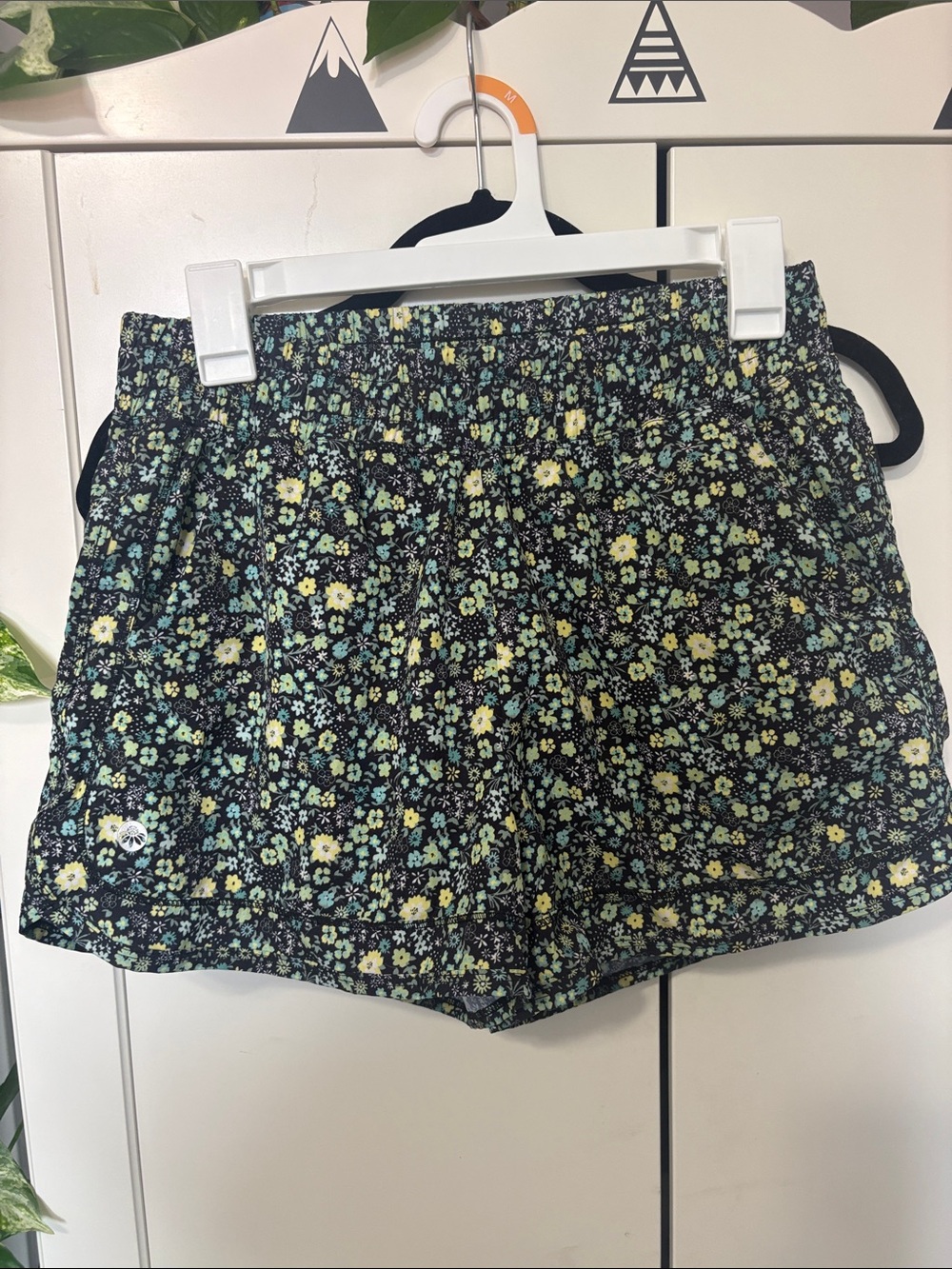Senita Athletics Black Floral Athletic Short Set - Picture 7 of 8